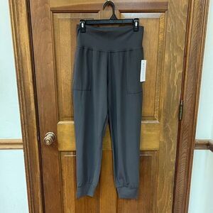 Athleta Salutation Jogger - Size M (NWT)
